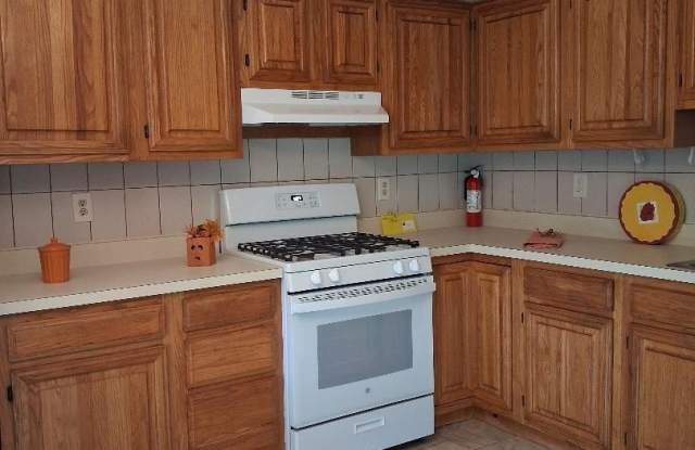 287 Elmwood Court Gallery 4