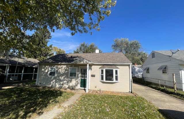 Fresh Paint, New Carpet, Three Bedroom photos photos
