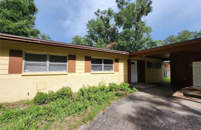 2831 NE 17 Drive Gallery 3