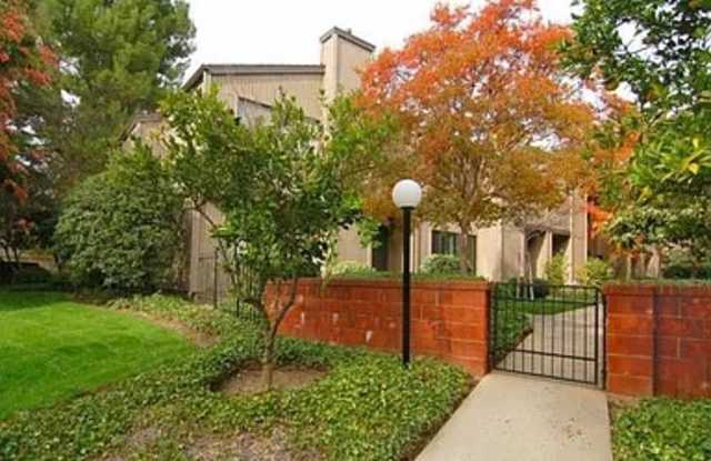 407 West Walnut Street photos photos