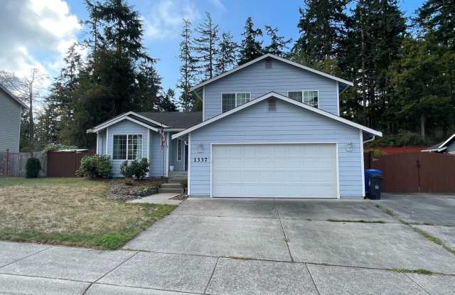 Fantastic 3 bedroom Home in Lovely Neighborhood close to schools and base, Pet Friendly! Gallery 3