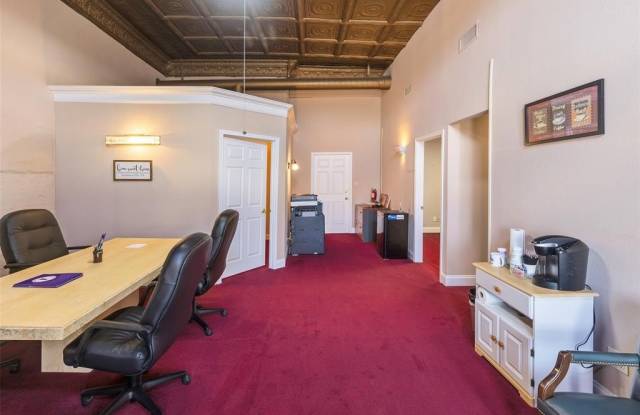 108 McKinney Street Gallery 3