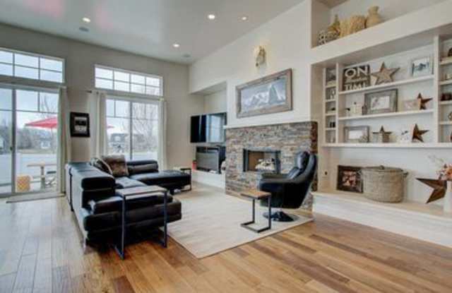 584 N Dutch Summit Ct Gallery 4