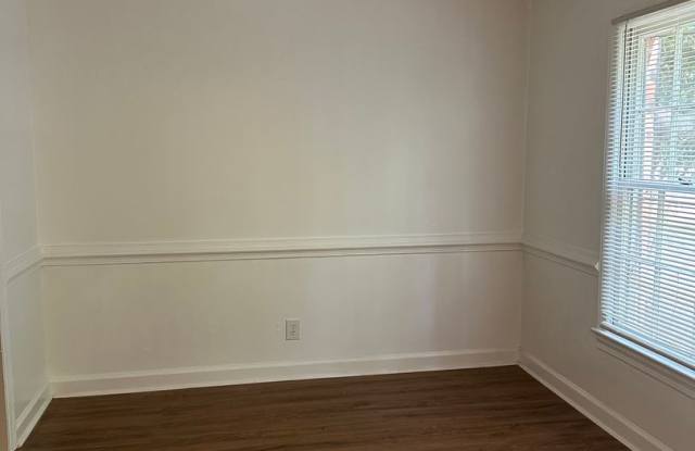 2 Bedroom/ 2 1/2 Bath Condo In Georgetown Gallery 4