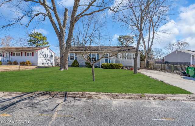 30 Baylor Street - 30 Baylor Street, South Toms River, NJ 08757 30 Baylor Street - 30 Baylor Street, South Toms River, NJ 08757