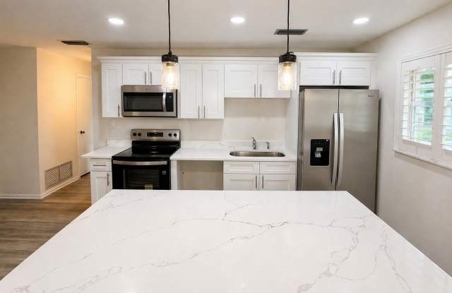 28 Lake Vista Trail Gallery 2