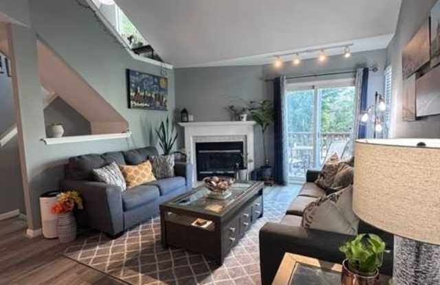 147 WOODLAKE Drive Gallery 3
