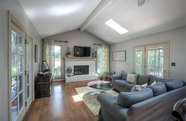 10315 Eby Street - 10315 Eby Street, Overland Park, KS 66212