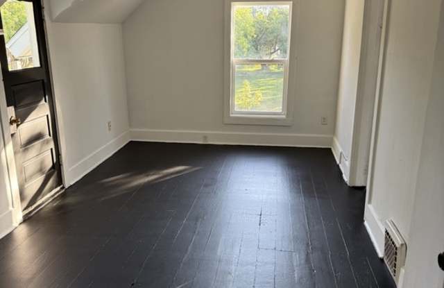 1271 Cherry Street Gallery 4