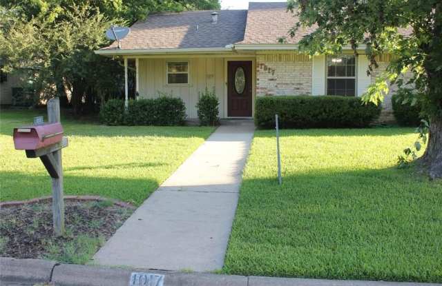 1017 Canterbury Drive photos photos