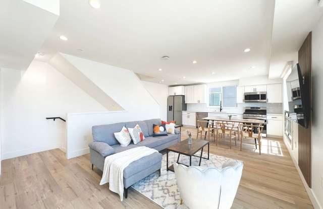 2909 Kenwood Avenue - Co-Living Housing Gallery 3