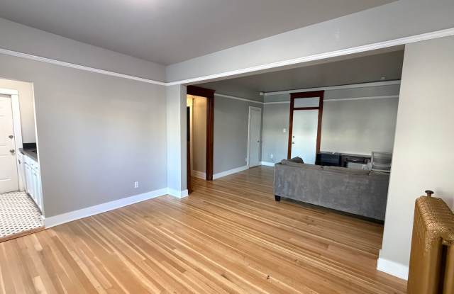 Beautiful Historic 3-Bedroom Apartment in the Heart of Salt Lake City! Gallery 4