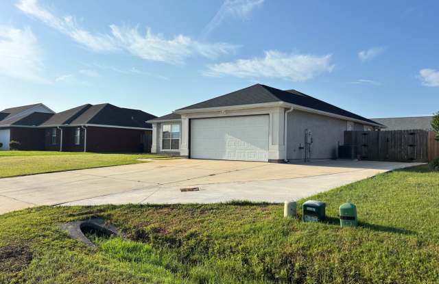 Beautiful 3/2 located at 5424 Nicole Blvd! Gallery 4