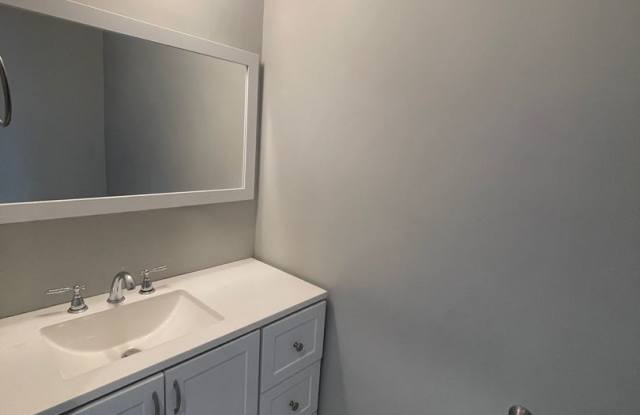 3 Bedroom, 2.5 Bath Townhouse! Gallery 3
