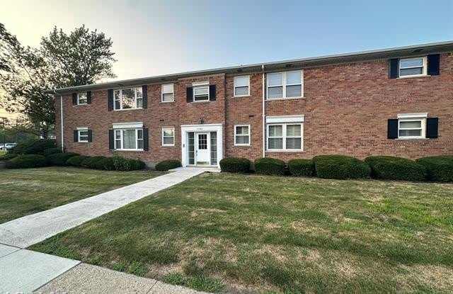 17560 Mack Avenue photos photos