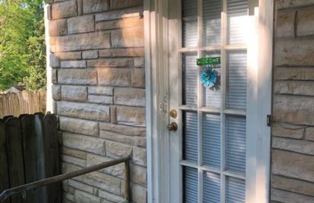 211 1/2 N Spruce Street - 211 1/2 N Spruce St, Little Rock, AR 72205