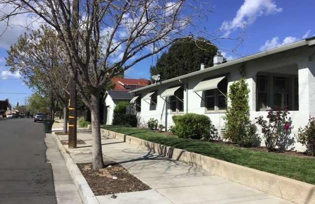 Charming curb appeal in older Antioch! Sharp 2 bedroom corner home!! Gallery 4