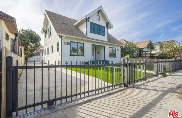 2896 W 14th St photos photos
