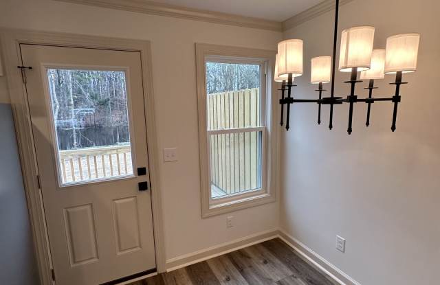 177 North Clarendon Drive Gallery 4