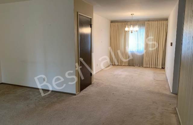 4115 S Vincennes Ct Gallery 2
