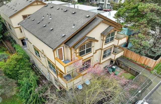 2007 Northeast 85th Street Gallery 1