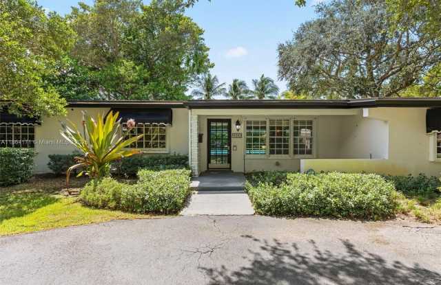 9310 SW 70th Ave photos photos