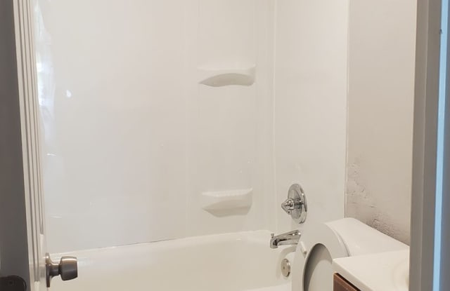 155 CIRCLE DR photos photos