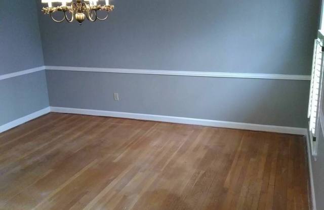 6022 Old Providence Road Gallery 3