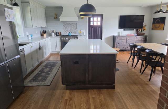 4739 Neptune Drive Gallery 3