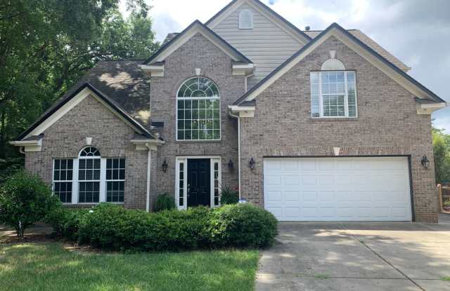 Beautiful 5 bedroom, 3.5 bath house located in Blakeney Heath subdivision! - 9236 Hickory Tree Lane, Charlotte, NC 28277
