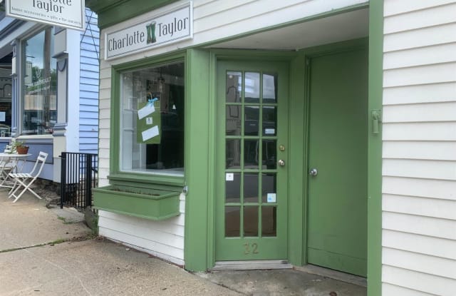 32 Main Street - 32 W Main St, Johnstown, NY 12095