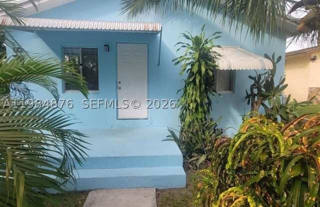 5743 Lincoln St - 5743 Lincoln Street, Hollywood, FL 33021 5743 Lincoln St - 5743 Lincoln Street, Hollywood, FL 33021