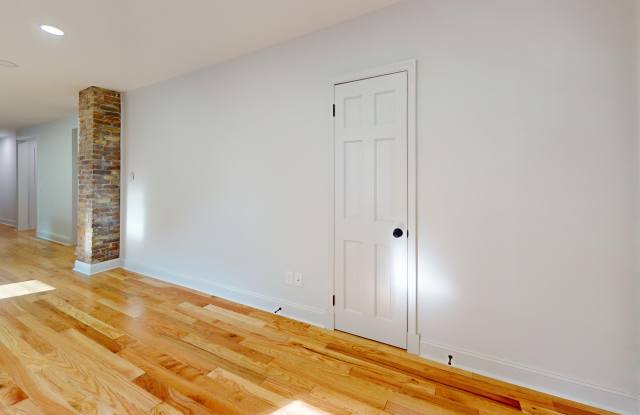914 West 3rd Street - 1 Gallery 1