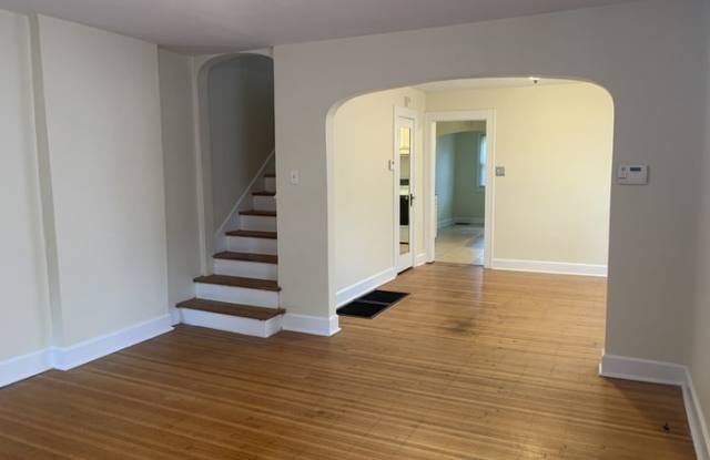 5544 North College Avenue Gallery 2