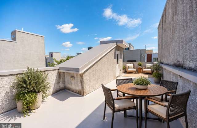 1441 S BOUVIER Street Gallery 4
