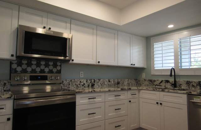 259 Fenwick Dr photos photos