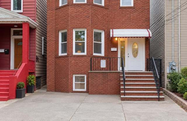 256 BOWERS ST Gallery 1
