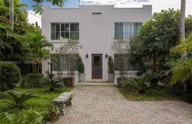 1360 SW 14th St Gallery 1