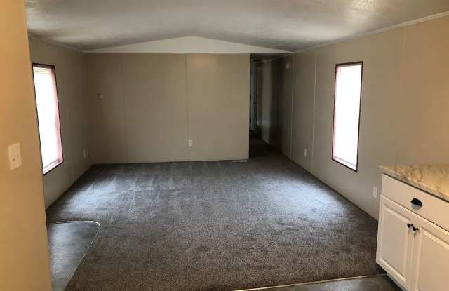 Great 2 bedroom 1 bathroom home in North Pointe! Gallery 4