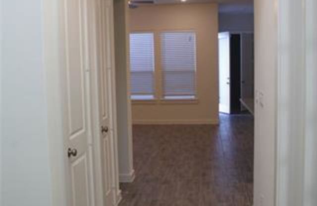 1044 Marian Drive Gallery 3