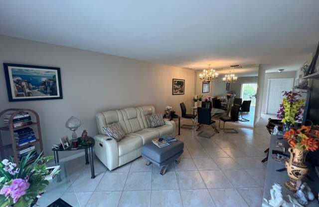 8584 BELLA VISTA Drive Gallery 2