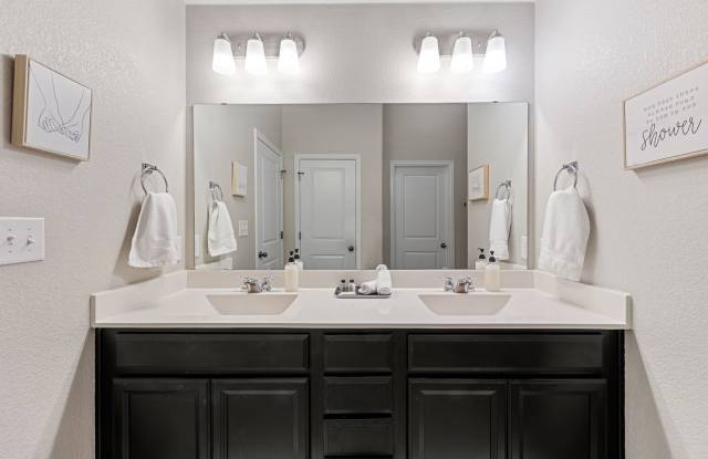 Fully Furnished Buda Home | Modern Comfort Near Austin Gallery 4
