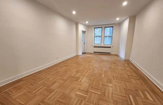 3550 78th St Apt 1K Gallery 3