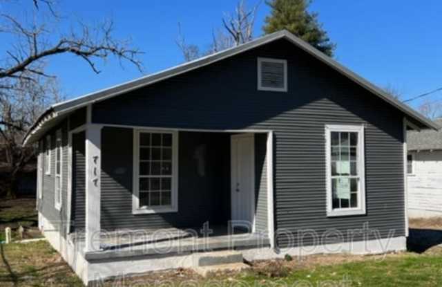 717 Henderson Avenue - 717 Henderson Avenue, Rossville, GA 30741