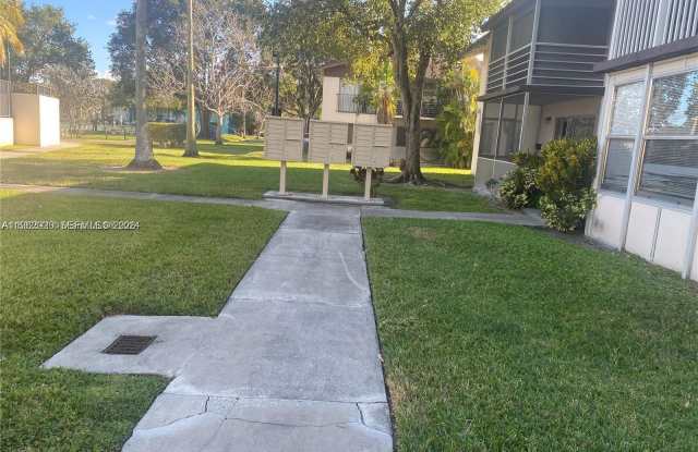 335 W Laurel Dr photos photos