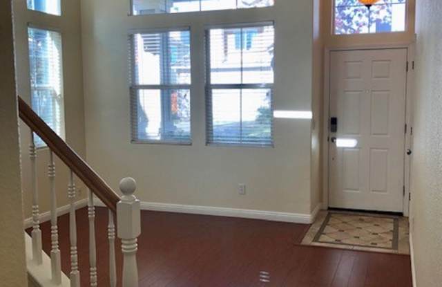 Folsom – Natoma Station - 4 BR 2.5 BA Gallery 4