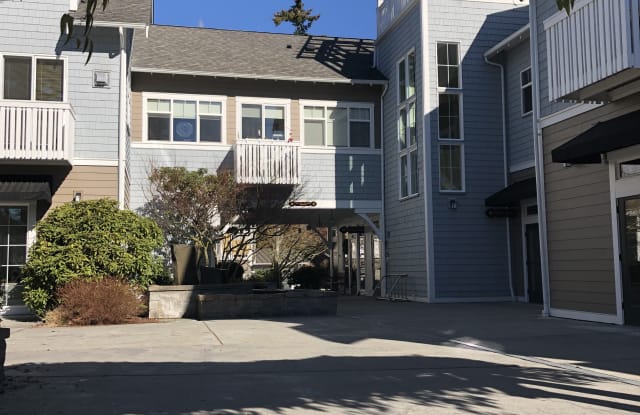 115 Hall Brothers Loop Unit 207 - 115 Hall Brothers Loop, Bainbridge Island, WA 98110