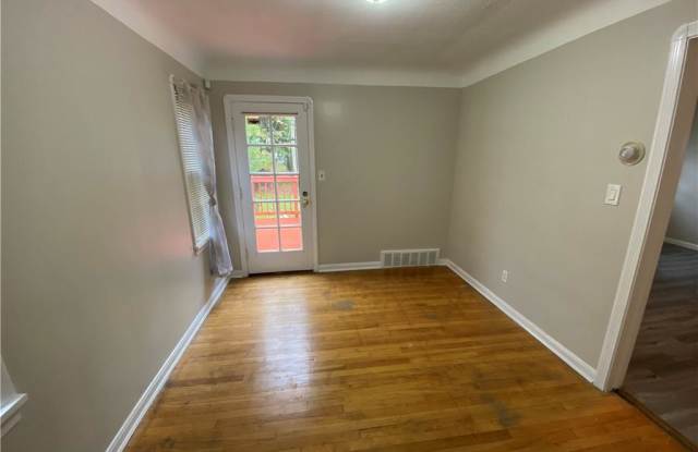 1361 Villa Dr Gallery 2