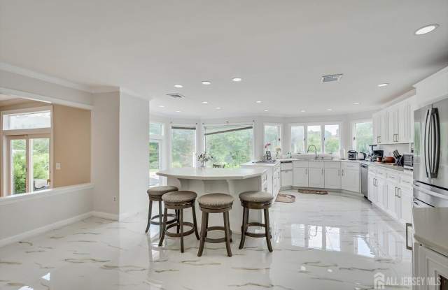 8 Nathan Drive Gallery 2