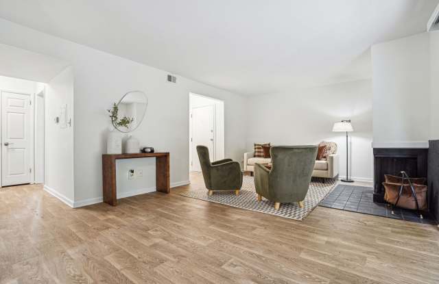 Woodbridge Apartments Gallery 4